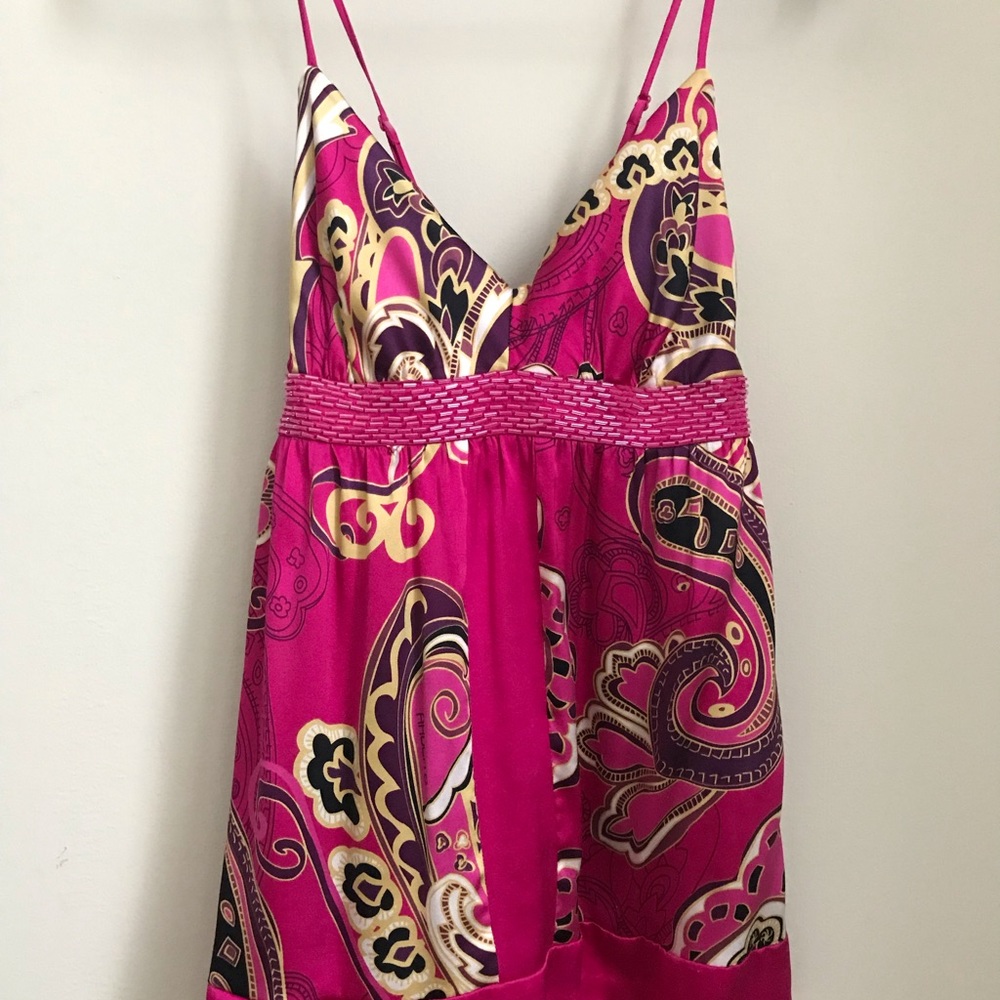 Cute top in M